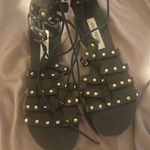 Steve Madden Black and Gold Leather Gladiator Sandals Size 8
